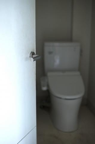 【おそうじコラム】しつこいトイレ臭・原因はここにあり！毎日お掃除しても気になる匂いの解決方法